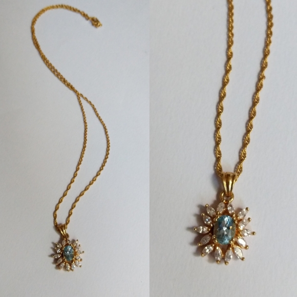 Vintage Aquamarine CZ Gold Flower Necklace 18 inch - Picture 4 of 4